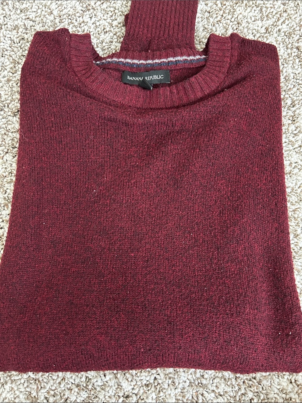 Banana Republic Men's Wine Red Crewneck Sweater